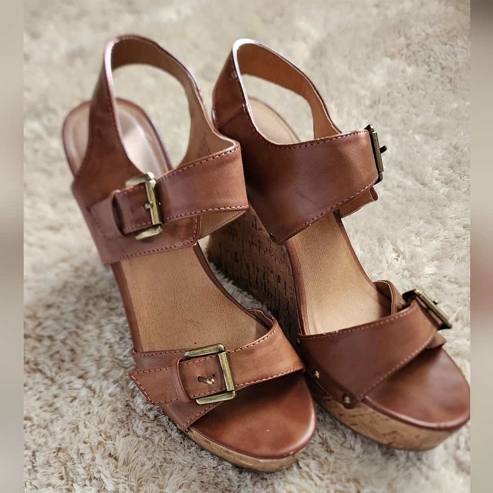 Strappy wedge sandals